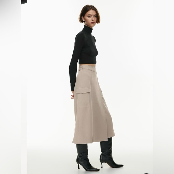 Aritzia skirt - Picture 1 of 9